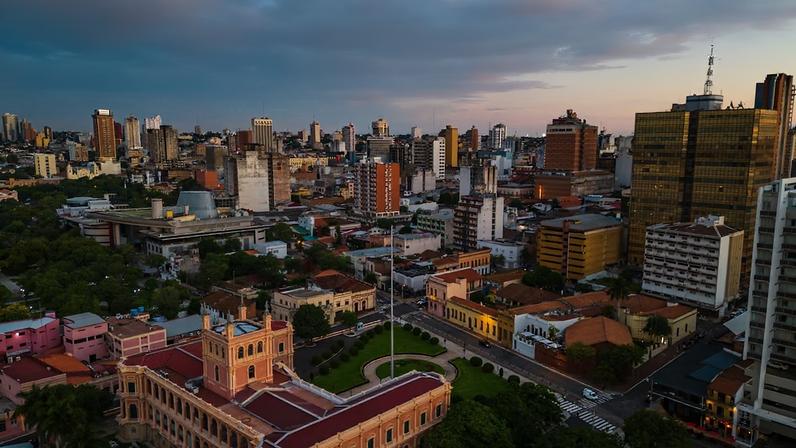 Enquanto vizinhos estreitam laços com Pequim, Assunção aposta em acordos tecnológicos com Taiwan