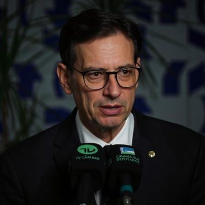 Relator apresenta parecer prevê reduzir jornada para 40 horas, fim da escala 6x1