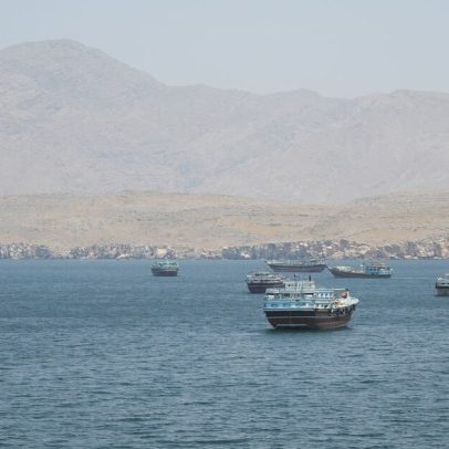 Submarinos Ghadir no estreito de Ormuz, diz agência iraniana