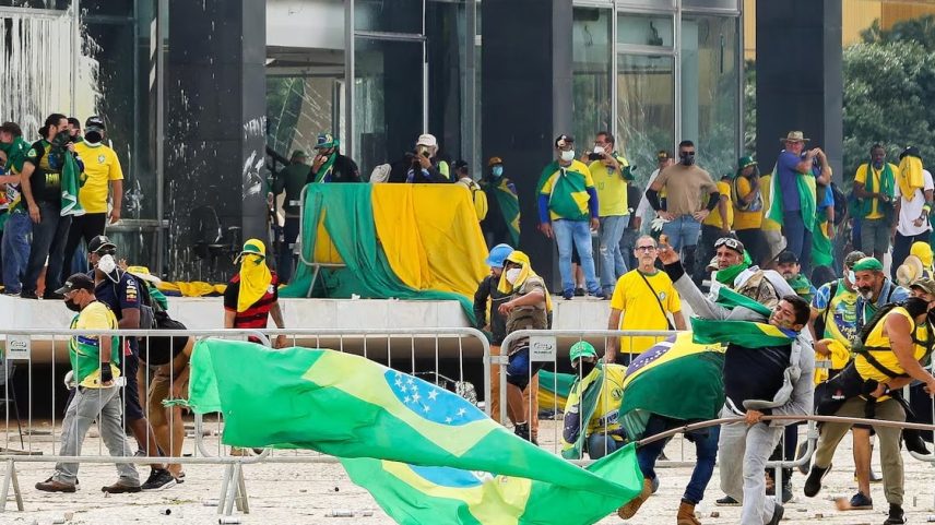 Invasão das sedes dos três Poderes nos atos golpistas do 8 de Janeiro