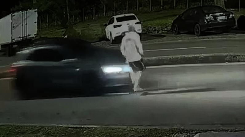 Vítima atravessou fora da faixa e olhou para lado oposto ao veículo antes do acidente