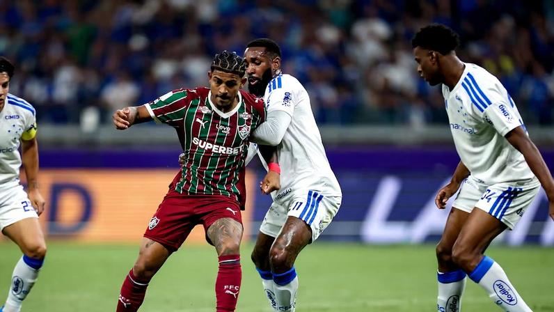 Cruzeiro e Fluminense empatam no Mineirão na despedida antes da Copa do Mundo.