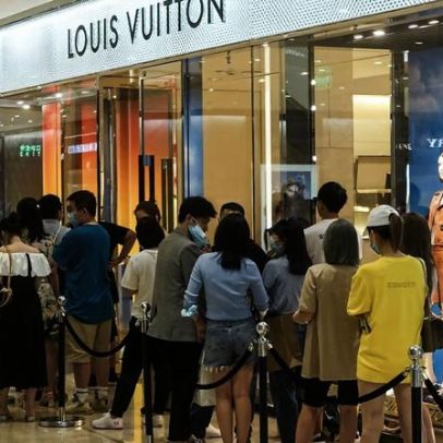 Consumidores chineses voltam a comprar itens de luxo