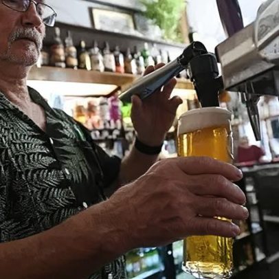 Pubs britânicos fecham quase duas por dia em 2026