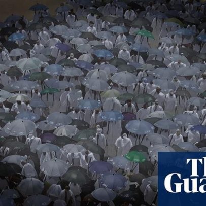 Sombra de guarda-chuva e zona de evacuação: fotos do dia de terça