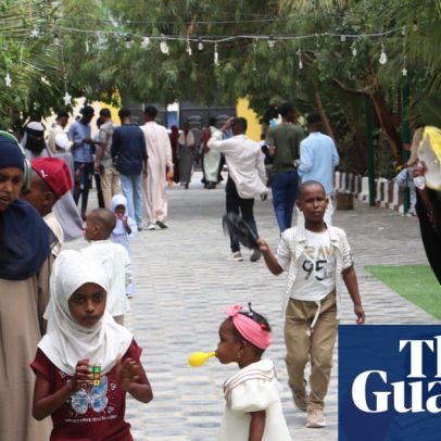 Eid em Mogadíscio: celebrações longe dos combates, em imagens