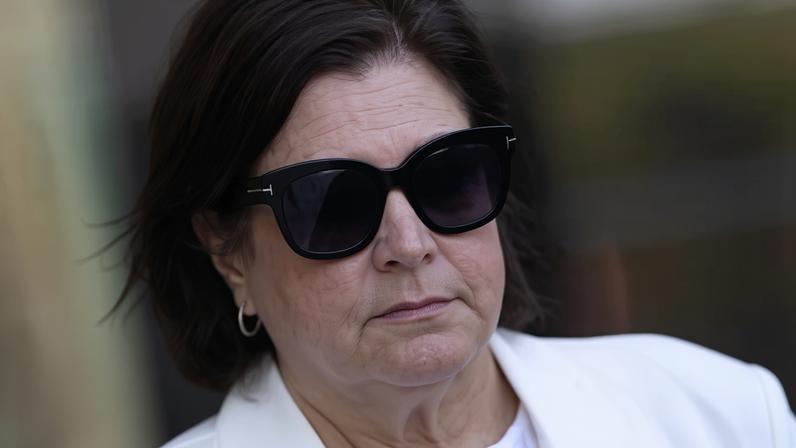 Estrategista democrata na Califórnia admite culpa em fraude de 225 mil dólares