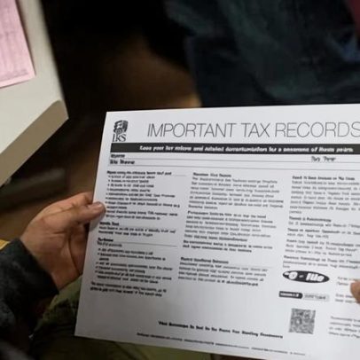 Crackdown de imigração de Trump pode custar até US$479 bilhões em impostos nos próximos 10 anos