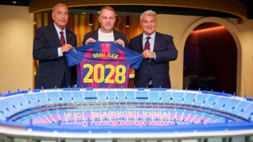 Hansi Flick acertou a permanência no clube por mais uma temporada