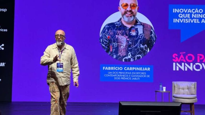 Fabrício Carpinejar conduziu o painel 'Inovação pelo Afeto: que ninguém seja invisível ao seu lado' no SPIW nesta quinta, 14.