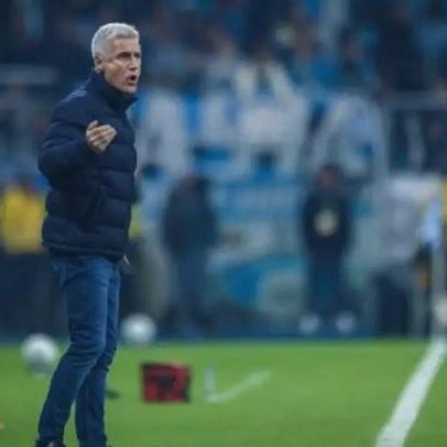 Castro comenta uso de três zagueiros; Grêmio sofre com o Fla