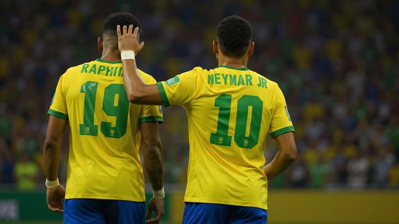Neymar e Raphinha juntos pela seleção brasileira — Foto: Lucas Figueiredo/CBF