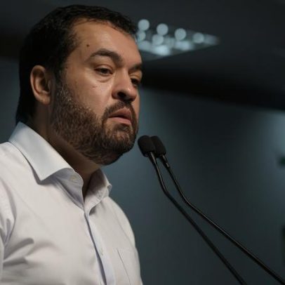 PF faz buscas contra Cláudio Castro e dono da Refit
