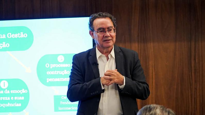 Escritor propõe divisão de vagas entre juízes, membros do MP e advogados. (Foto: Laura Beal Bordin/AMB)