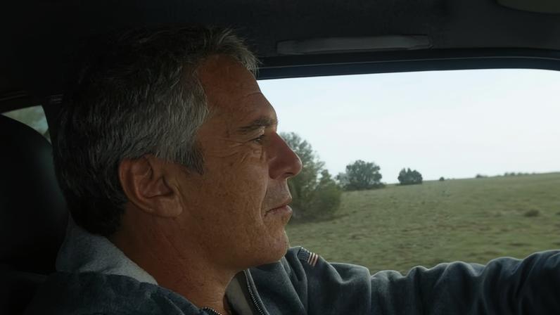 Sobreviventes de Epstein voltam a Palm Beach para audiência da Câmara