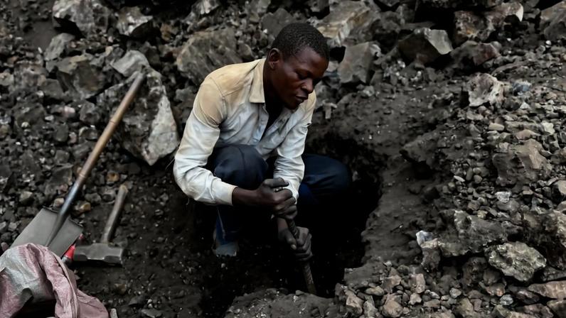 A miner in the Democratic Republic of Congo in 2023. Image by Electronics Watch via Flickr (CC BY-NC 2.0).