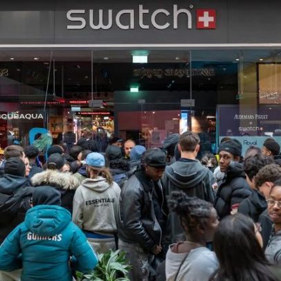 Queda caótica danifica amostra da colaboração entre Swatch e Audemars Piguet