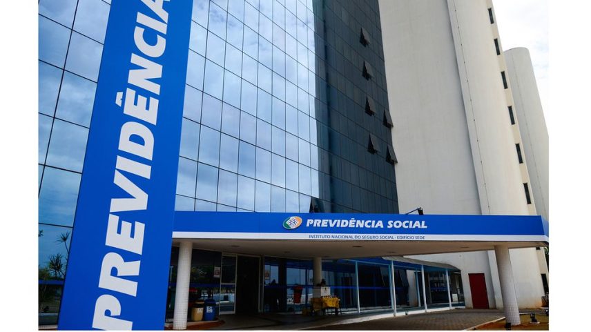 Fachada de agência de atendimento do INSS