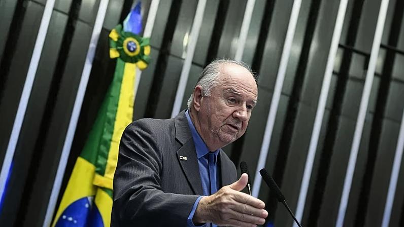 O presidente da Confederação Nacional dos Municípios, Paulo Ziulkoski