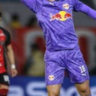 Red Bull Bragantino vence Vitória 2x0 com gol de goleiro