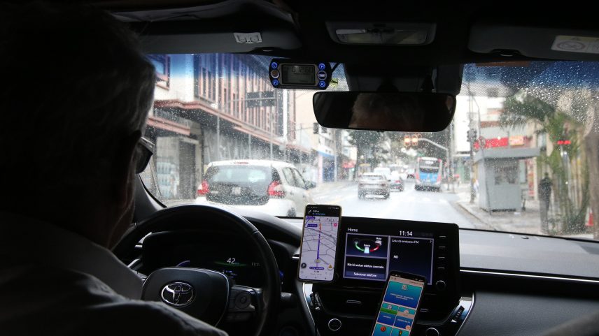 Motoristas de aplicativo e taxistas terão acesso a crédito facilitado