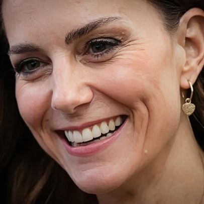 Primeira viagem internacional de Kate desde o câncer é marco