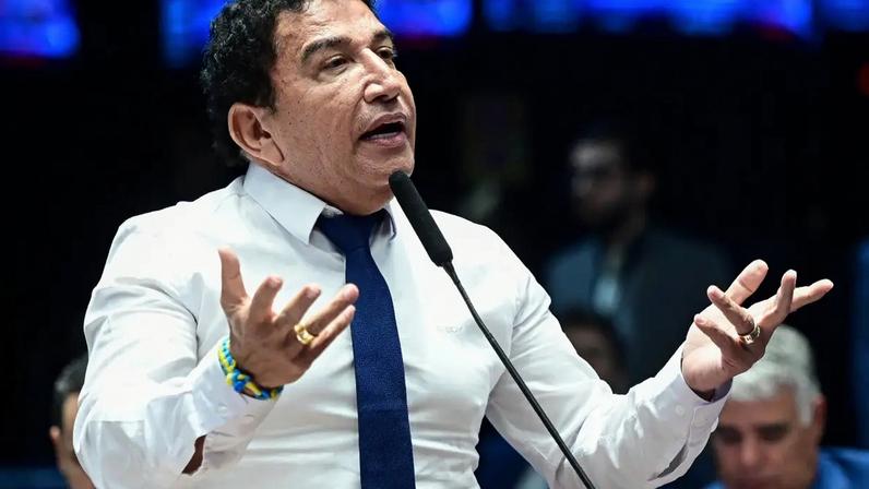 Magno Malta quer convocar o chanceler Mauro Vieira para dar explicações sobre posts de diplomata brasileira lotada em Mascate (Andressa Anholete/Agência Senado)