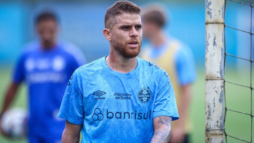 Cuellar em treinamento do Grêmio (Foto: Lucas Uebel/Grêmio FBPA)
