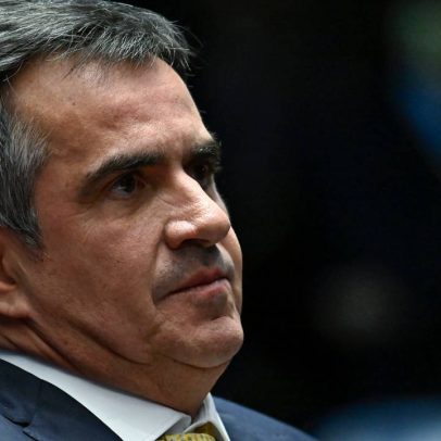 Políticos recorrem à Justiça para se afastar do caso Master