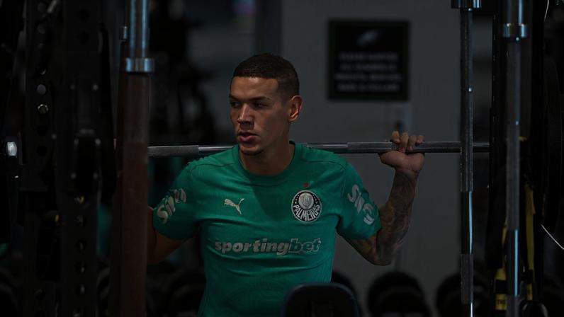 Naves durante treino do Palmeiras na Copa do Mundo de Clubes — Foto: Cesar Greco