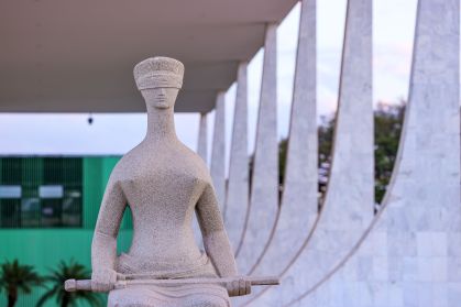 Fachada e Estatua Justiça STF