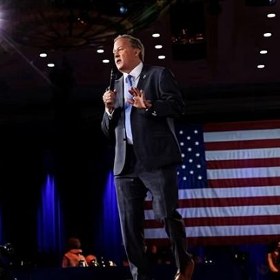 Trump apoia o procurador-geral Ken Paxton na primária ao Senado do Texas