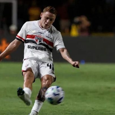 Maik fica afastado do elenco principal do São Paulo e treina separado