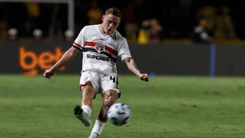 Maik durante partida do São Paulo (Foto: Rubens Chiri / São Paulo FC)