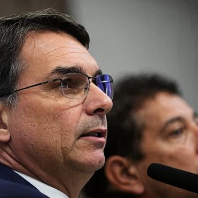 Flávio nega que mãe disputará Senado no RJ; diz que é suplente