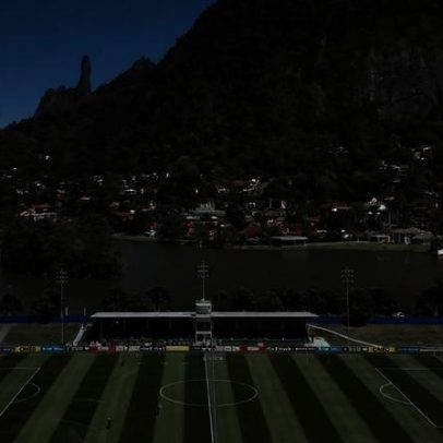 Seleção chega à Granja Comary com Neymar e inicia preparação para a Copa