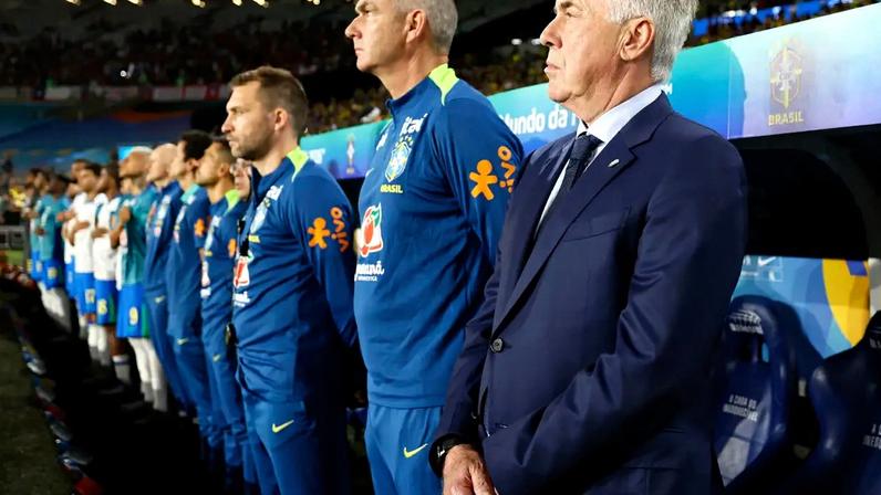 Carlo Ancelotti e sua comissão técnica (@rafaelribeirorio I CBF/.)