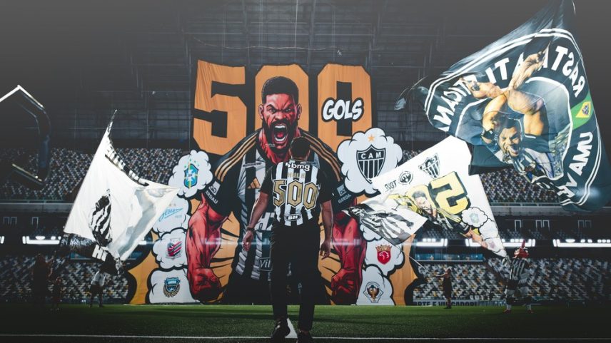 Hulk é homenageado pelo Atlético-MG pelos 500 gols na carreira — Foto: Pedro Souza