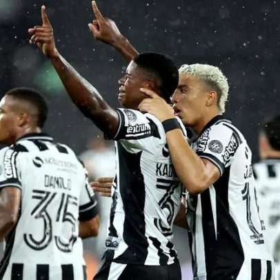 Técnico do Panamá se envolve em bate-boca sobre ausência de Kadir do Botafogo