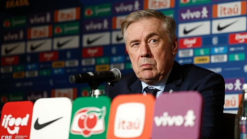 Carlo Ancelotti em coletiva da Seleção Brasileira (Foto: Rafael Ribeiro/CBF)