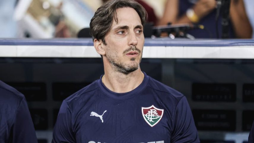 Zubeldía no comando do Fluminense (Foto: Lucas Merçon/ Fluminense FC)