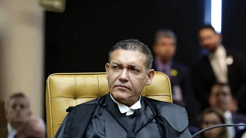 O ministro Nunes Marques durante sessão do STF