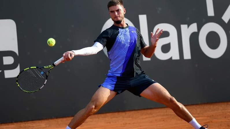 O croata Dino Prizmic em treino no Rio Open