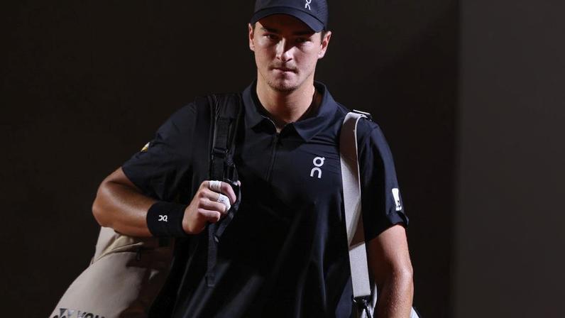 João Fonseca em quadra no Rio Open: ascensão na elite do tênis
