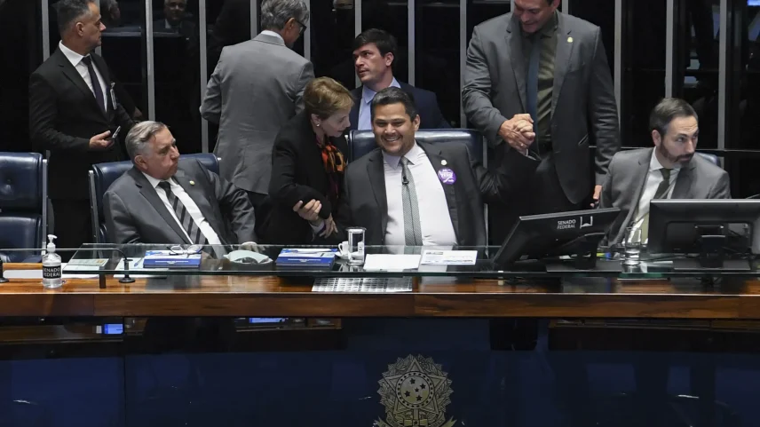 Plenário do Senado Federal, durante sessão que aprovou o PL 5.811/2025, que aumenta a licença-paternidade de 5 para 20 dias (Foto: Jonas Pereira/Agência Senado)