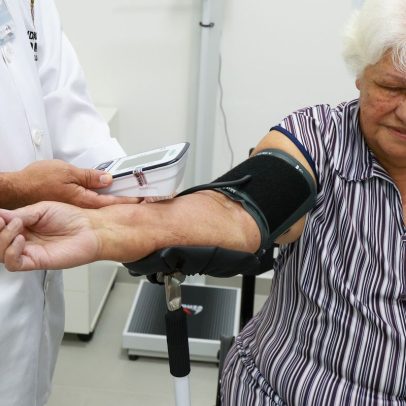 Pessoas 50+ representarão metade do consumo com saúde em 2044