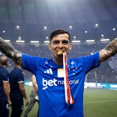 Fagner reencontra felicidade no Cruzeiro e recalcula rumo na carreira