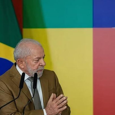 Lula cobra avanço do programa Reforma Casa Brasil junto ao presidente da Caixa