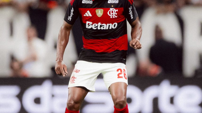 Flamengo define escalação: Jorginho e Evertton Araújo titulares ante o Vitória