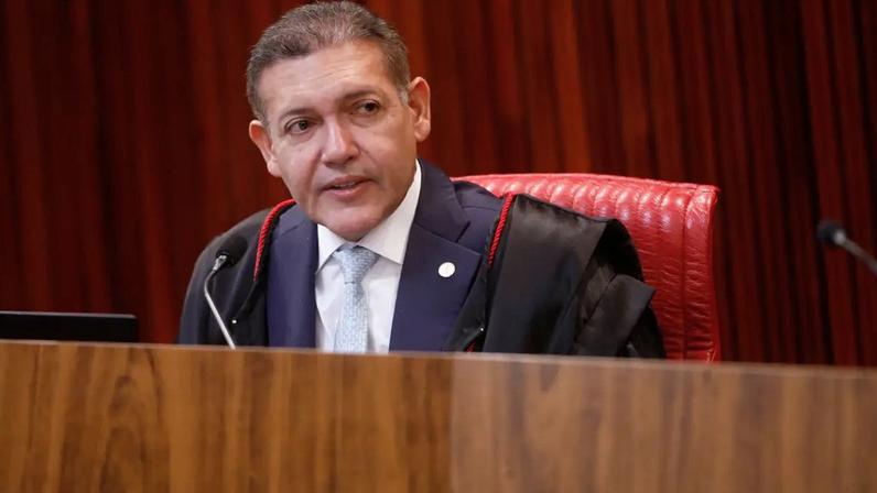 O ministro Nunes Marques em sessão do TSE